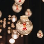 Светеща украса Коледна завеса със снежни топки и фигурки Дядо Коледа IP44